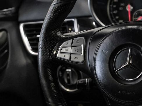 Used 2017 Mercedes-Benz GLS 550 4MATIC image 25