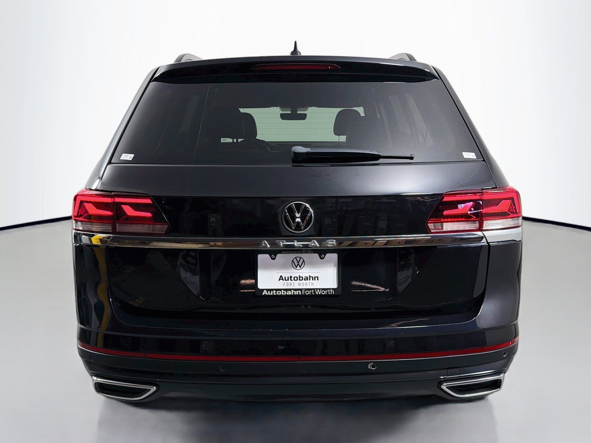 Used 2023 Volkswagen Atlas SE w/ Black Wheel Package FWD image 6