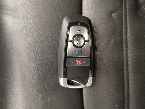 Used 2018 Ford Fusion SE w/ Fusion SE Technology Package image 32