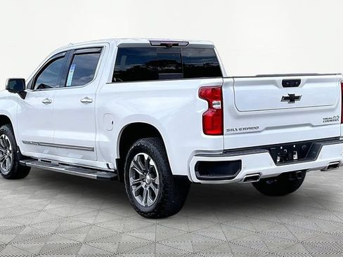 Used 2025 Chevrolet Silverado 1500 High Country w/ Technology Package AWD/4WD image 4