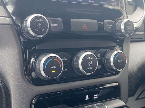 Used 2022 RAM 1500 Big Horn image 25