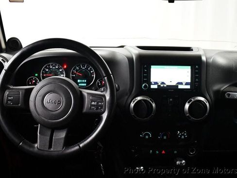 Used 2012 Jeep Wrangler Unlimited Sahara image 26