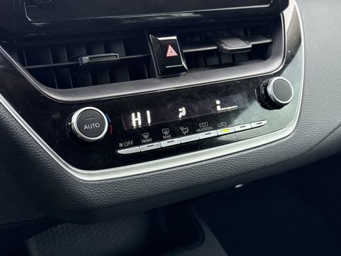 Used 2025 Toyota Corolla LE FWD image 23