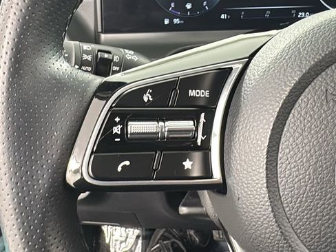 Used 2025 Kia Seltos SX image 23