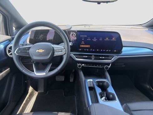 Used 2025 Chevrolet Equinox EV LT w/ Convenience Package II FWD image 25
