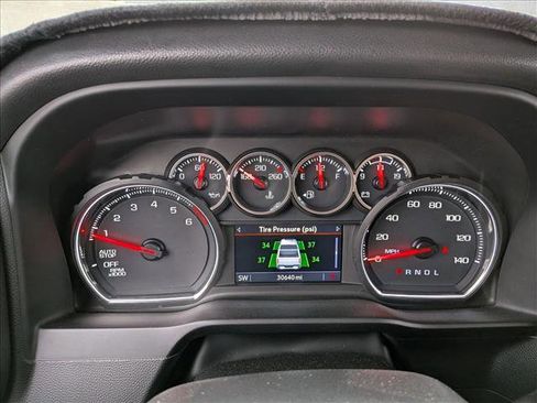 Used 2022 Chevrolet Silverado 1500 LT w/ Convenience Package II image 10