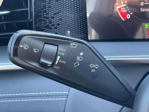 New 2026 Volkswagen Tiguan SE R-Line FWD image 22
