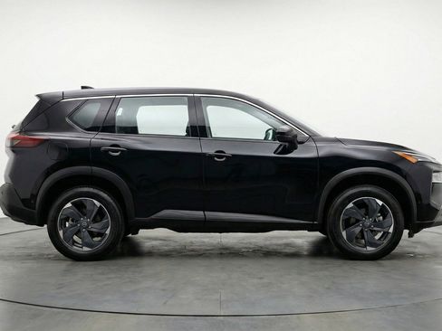 Used 2025 Nissan Rogue SV image 11