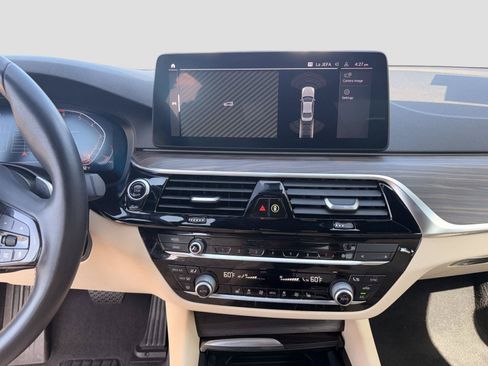 Used 2022 BMW 530i w/ Premium Package RWD image 16