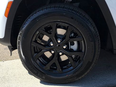 New 2026 Jeep Grand Cherokee Altitude AWD/4WD image 8