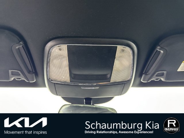 Used 2013 Dodge Charger SE RWD image 8