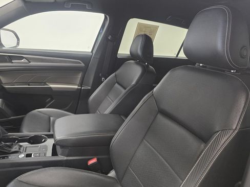 Used 2023 Volkswagen Atlas Cross Sport SE FWD image 16