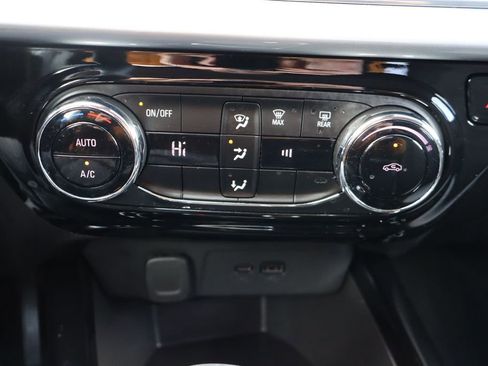 Used 2024 Chevrolet Trax LT image 13