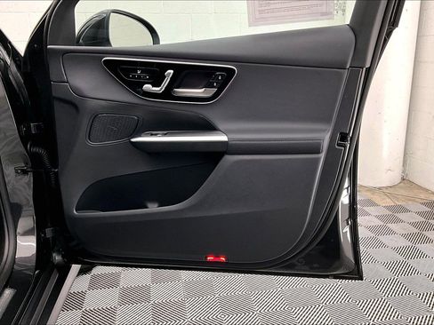 Used 2026 Mercedes-Benz GLC 300 image 24