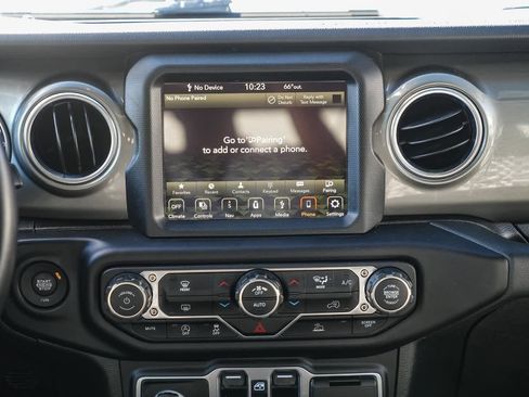 Used 2022 Jeep Wrangler Unlimited Sahara image 13