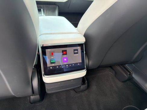 Used 2023 Tesla Model X AWD/4WD image 25