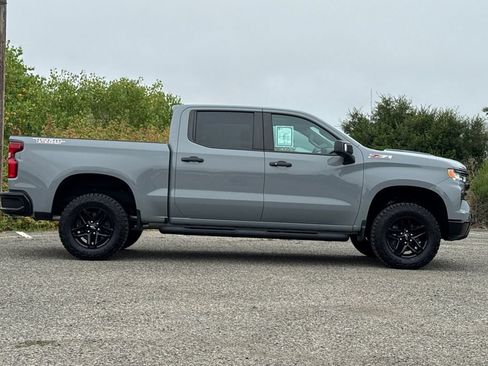 Used 2024 Chevrolet Silverado 1500 LT Trail Boss w/ LT Trail Boss Premium Package AWD/4WD image 3