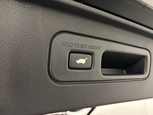 Used 2025 Honda Pilot Elite image 39