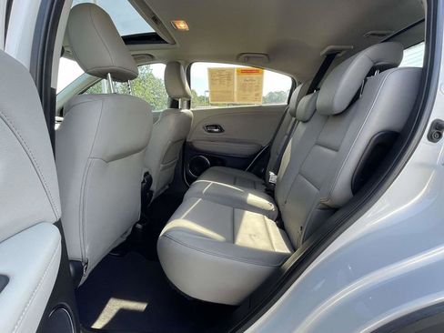 Used 2017 Honda HR-V EX-L image 11