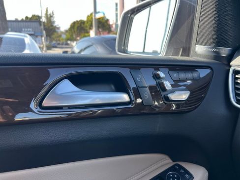 Used 2019 Mercedes-Benz GLS 450 4MATIC image 29