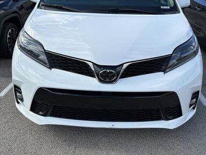 Used 2020 Toyota Sienna SE
