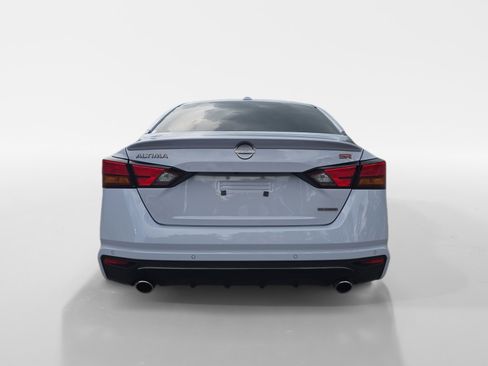 Used 2024 Nissan Altima 2.0 SR FWD image 4