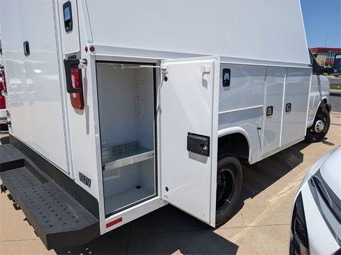 New 2024 Chevrolet Express 3500 w/ Power Convenience Package image 6