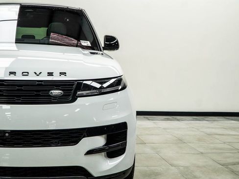 Used 2023 Land Rover Range Rover Sport SE AWD/4WD image 4