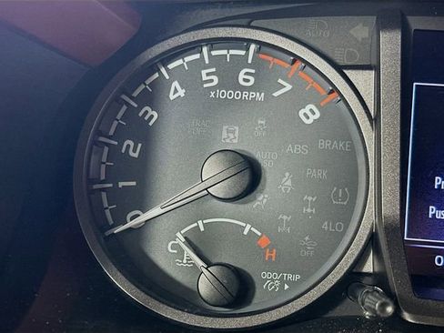 Used 2019 Toyota Tacoma TRD Sport image 13