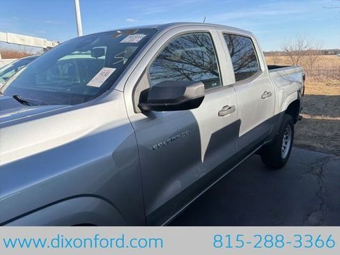 Used 2023 Chevrolet Colorado W/T image 2