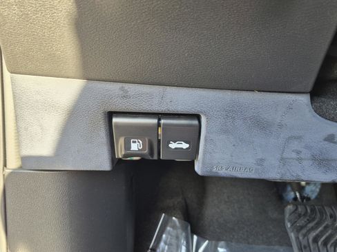 Certified 2022 Nissan Kicks SV FWD image 28