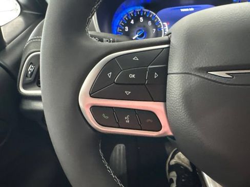 New 2027 Chrysler Pacifica Select AWD/4WD image 34