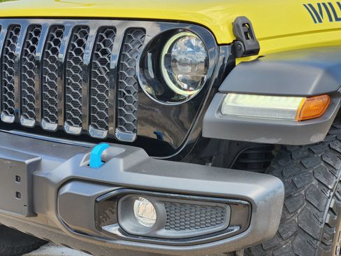 Used 2023 Jeep Wrangler Unlimited w/ Cold Weather Group AWD/4WD image 10