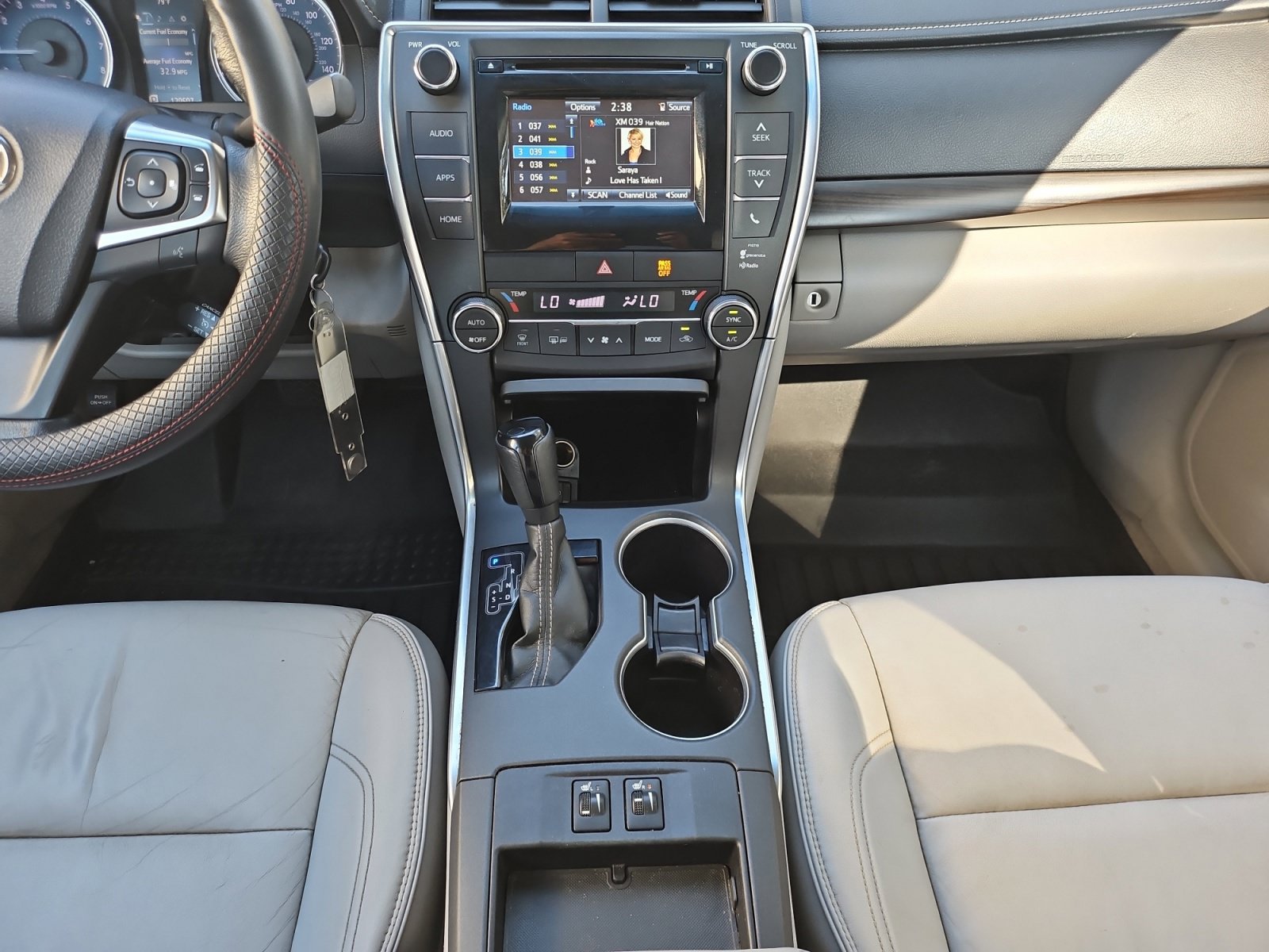 Used 2015 Toyota Camry XLE FWD image 29