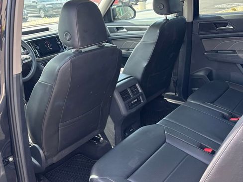 Used 2023 Volkswagen Atlas SE w/ Panoramic Sunroof Package image 16