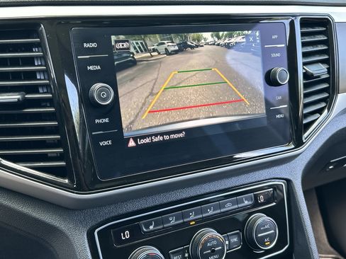 Used 2023 Volkswagen Atlas SE w/ Panoramic Sunroof Package FWD image 23