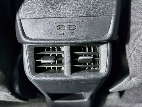 Used 2026 Chevrolet Equinox LT FWD image 25