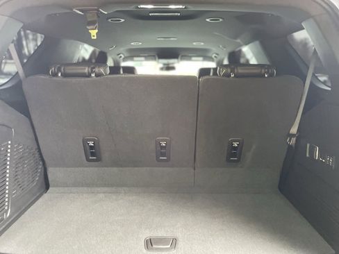 Used 2025 GMC Yukon Elevation image 19