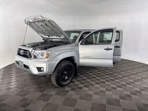 Used 2012 Toyota Tacoma 4x4 Double Cab w/ SR5 Pkg image 10
