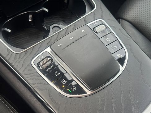 Used 2022 Mercedes-Benz GLC 300 image 32