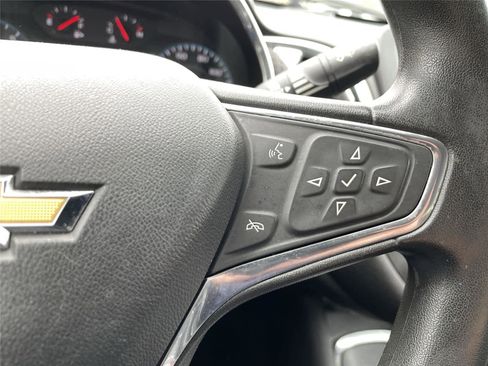 Used 2017 Chevrolet Malibu LT image 19