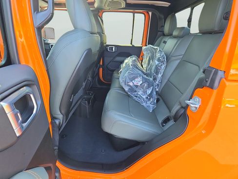 New 2026 Jeep Gladiator Mojave AWD/4WD image 16