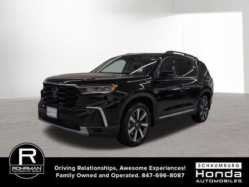 New 2025 Honda Pilot Touring image 2