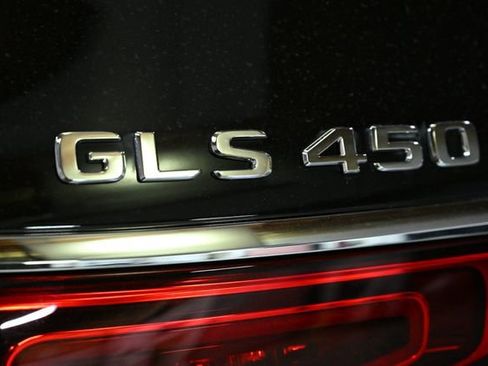 Used 2021 Mercedes-Benz GLS 450 4MATIC image 11