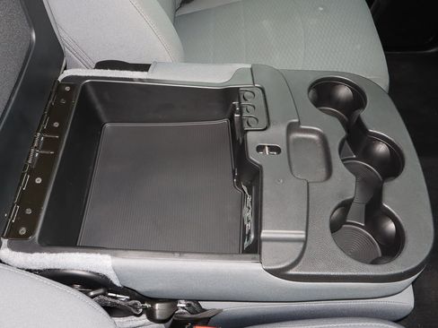 Used 2020 RAM 1500 Classic SLT image 21