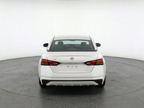 Used 2025 Nissan Altima 2.5 SV image 7