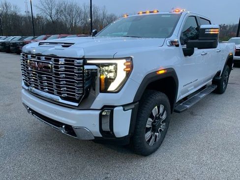 New 2026 GMC Sierra 2500 Denali w/ Denali Reserve Package image 8