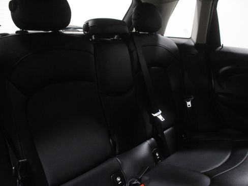 Used 2021 MINI Cooper 4-Door Hardtop w/ Storage Package FWD image 9