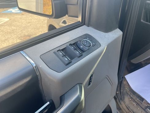 Used 2018 Ford F150 XLT w/ Equipment Group 302A Luxury image 21