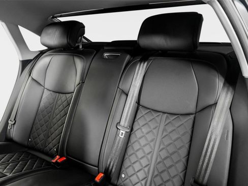 Used 2022 Audi S8 w/ S8 Executive Package image 31